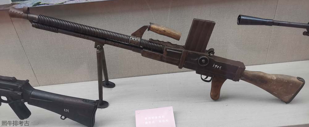 新四军使用的“捷克式”轻机枪.jpg
