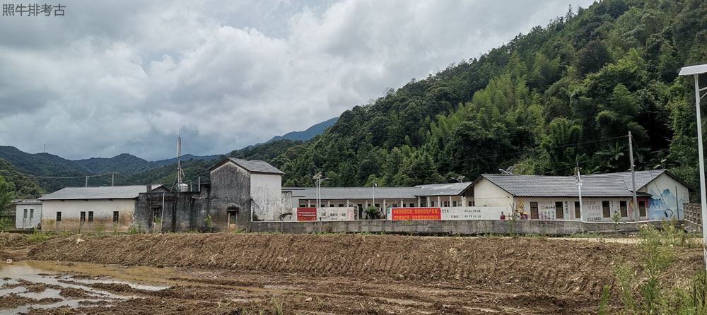 连平上坪三洞村小学.jpg