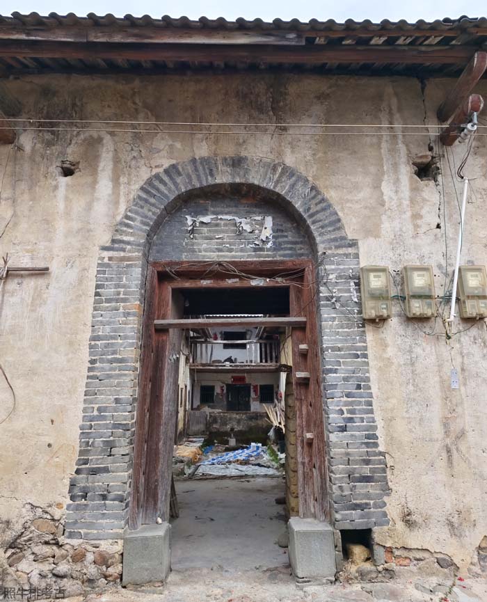 水龙屋其中一道门.jpg